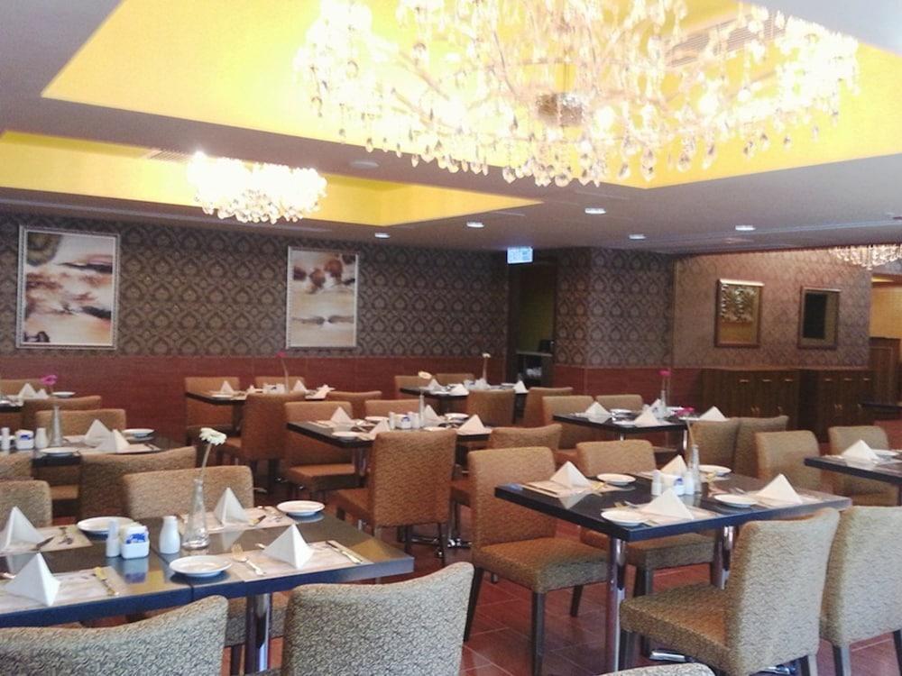 Hotel Ramada Hong Kong Grand Exterior foto