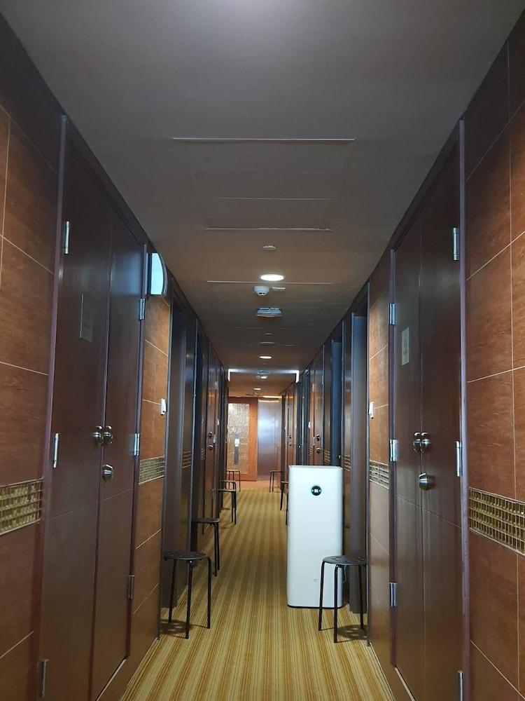 Hotel Ramada Hong Kong Grand Exterior foto